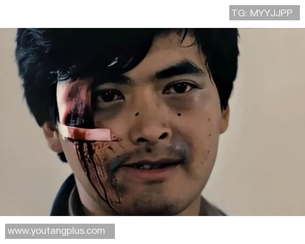 足球明星勇斗小偷展现英雄本色引发社会热议